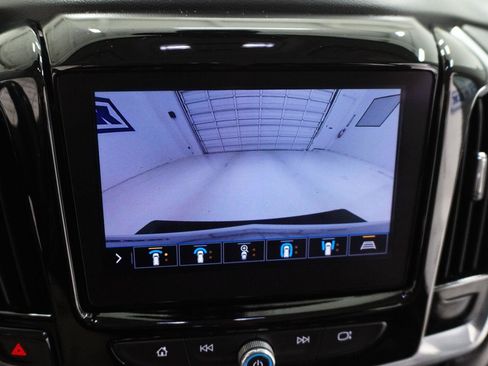 Used 2020 Chevrolet Traverse LT w/ LT Premium Package FWD image 18