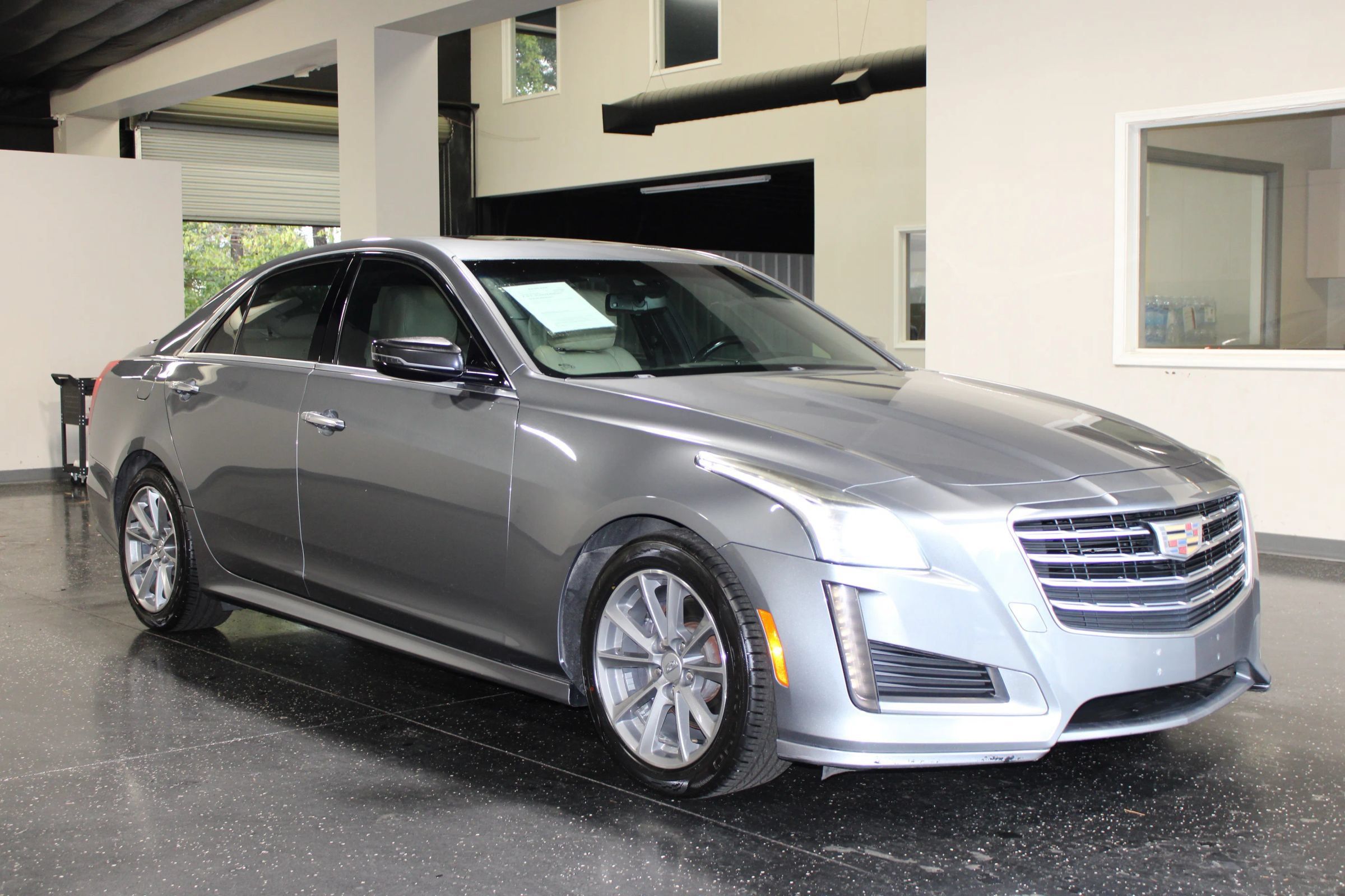 Used 2018 Cadillac CTS Luxury RWD image 1
