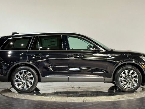 New 2026 Lincoln Aviator AWD image 10