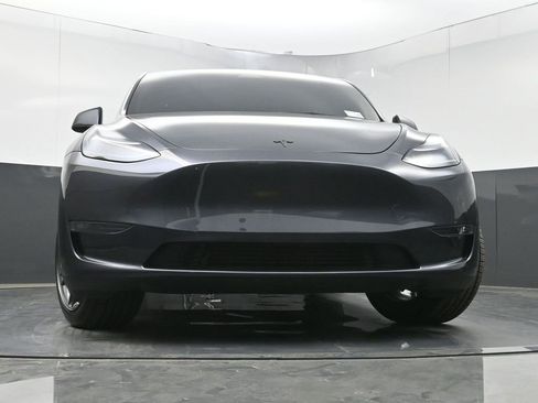 Used 2024 Tesla Model Y Long Range image 25