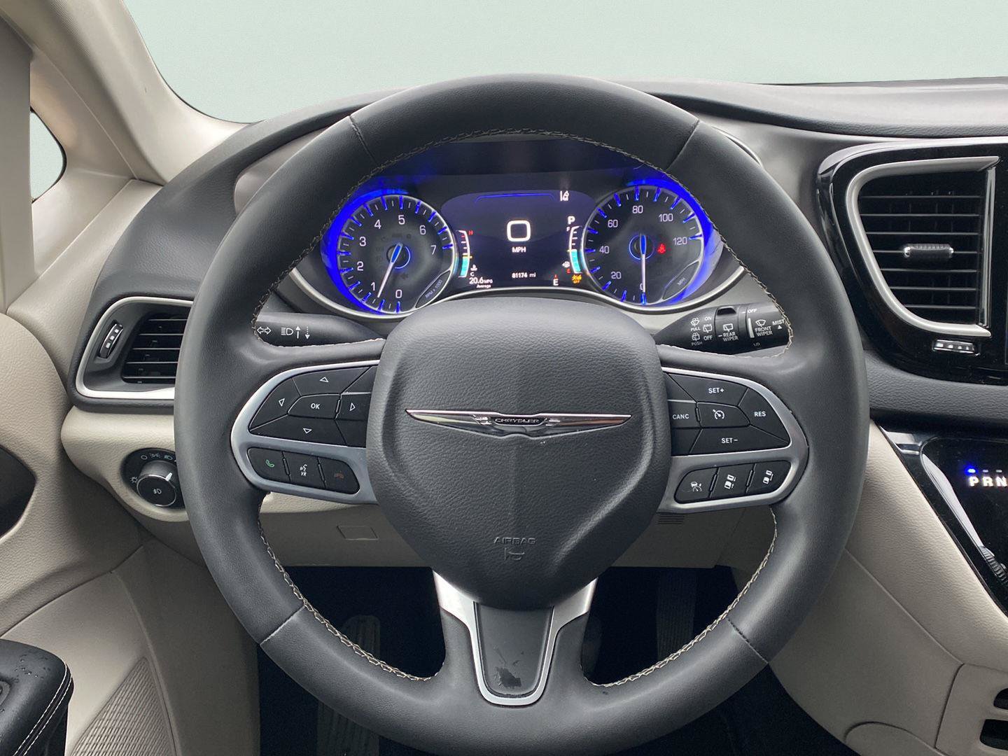 Used 2023 Chrysler Pacifica Touring-L FWD image 15
