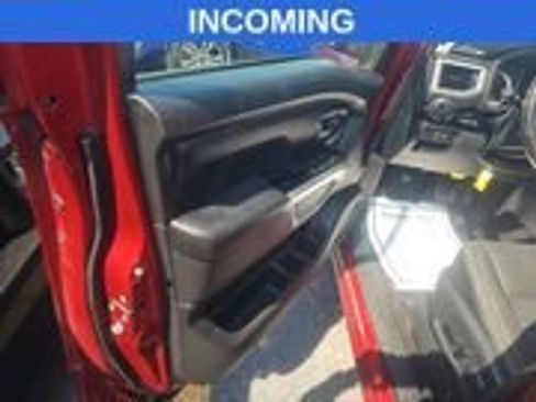 Used 2018 Nissan Titan SV w/ SV Convenience Package RWD image 11