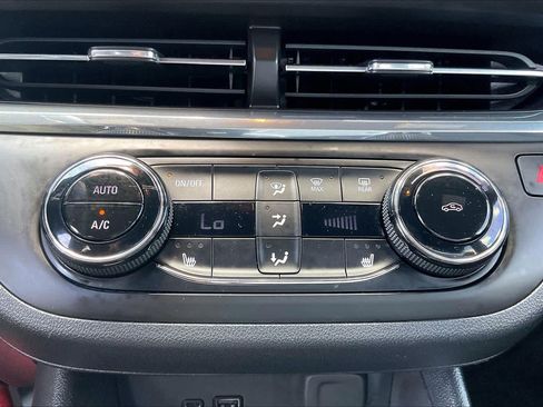 Used 2025 Buick Envista Preferred w/ Convenience I Package FWD image 32