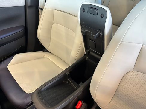 New 2026 Nissan Leaf SV+ w/ Illuminated Package FWD image 19