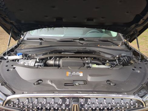 New 2026 Lincoln Aviator 2WD image 25