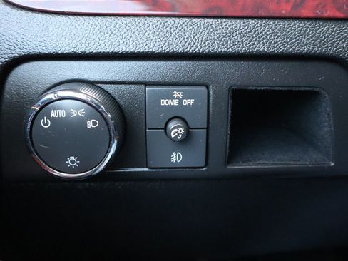 Used 2011 Cadillac Escalade AWD image 30