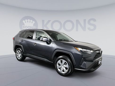 Used 2023 Toyota RAV4 LE AWD/4WD image 2