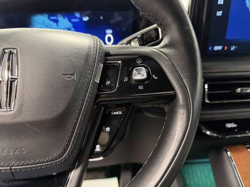 Used 2025 Lincoln Aviator Black Label w/ Black Label Special Edition image 14