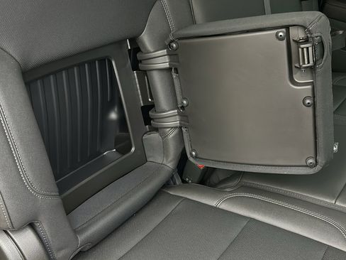 Used 2023 GMC Sierra 1500 SLT image 43