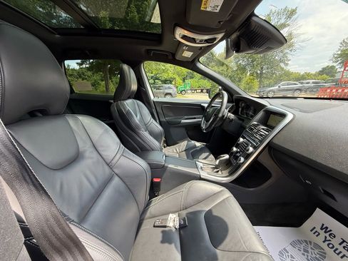 Used 2016 Volvo XC60 T6 R-Design Platinum w/ Climate Package image 20