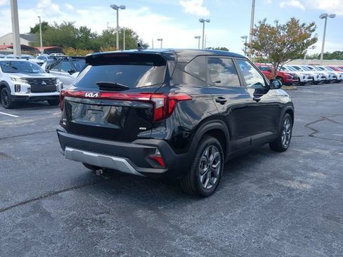 Used 2024 Kia Seltos LX AWD/4WD image 6