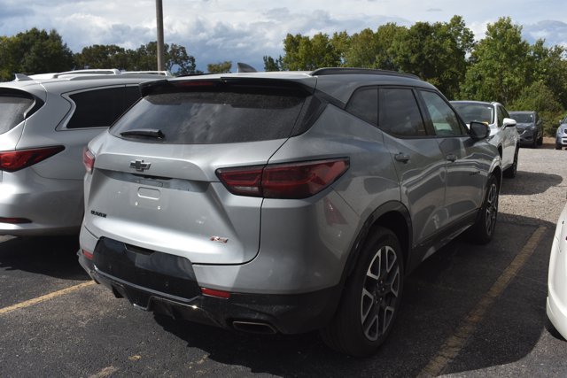 Used 2025 Chevrolet Blazer RS FWD image 3