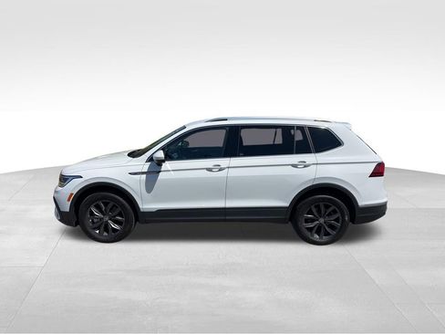 Used 2022 Volkswagen Tiguan SE AWD/4WD image 4