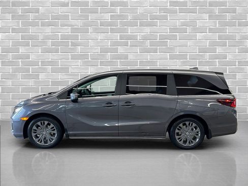 New 2026 Honda Odyssey Touring image 2