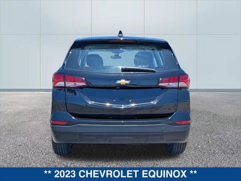 Used 2023 Chevrolet Equinox LS FWD image 4