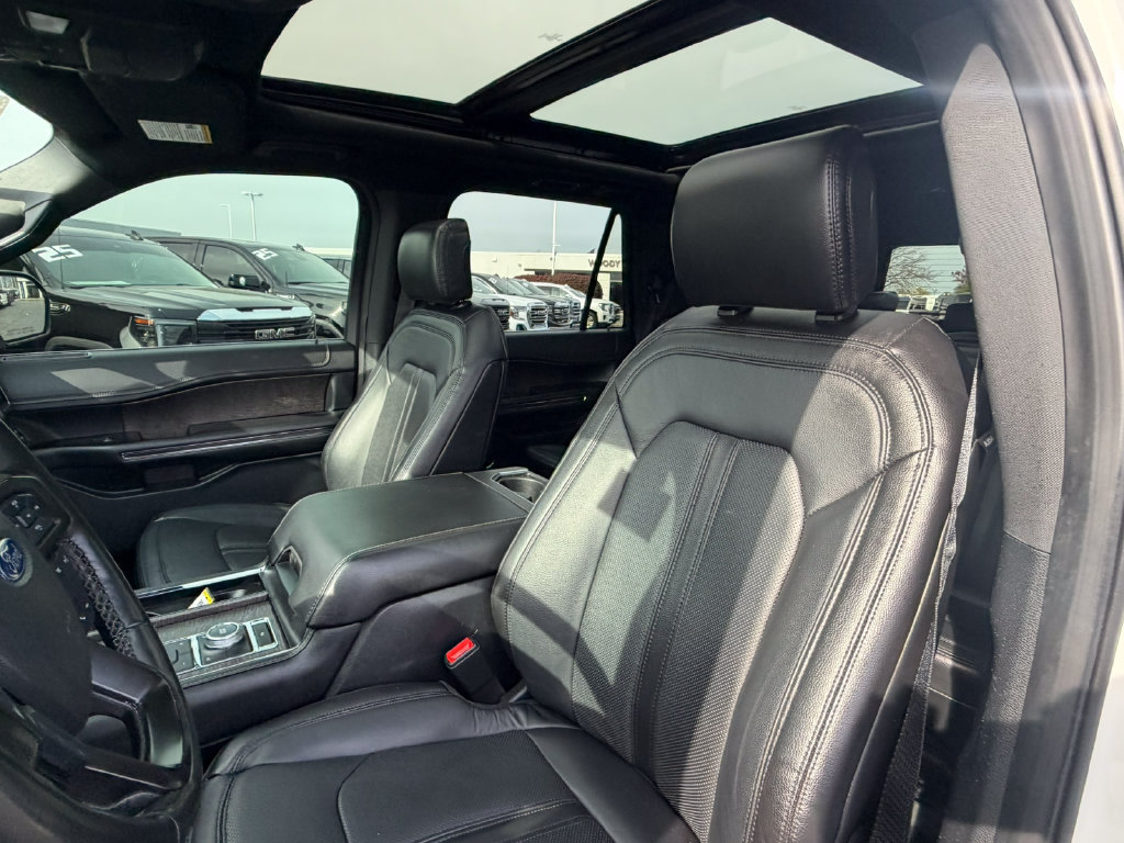 Used 2020 Ford Expedition Limited w/ Equipment Group 301A AWD/4WD image 31