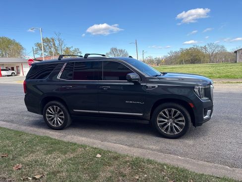 Used 2021 GMC Yukon Denali w/ Denali Premium Package image 7