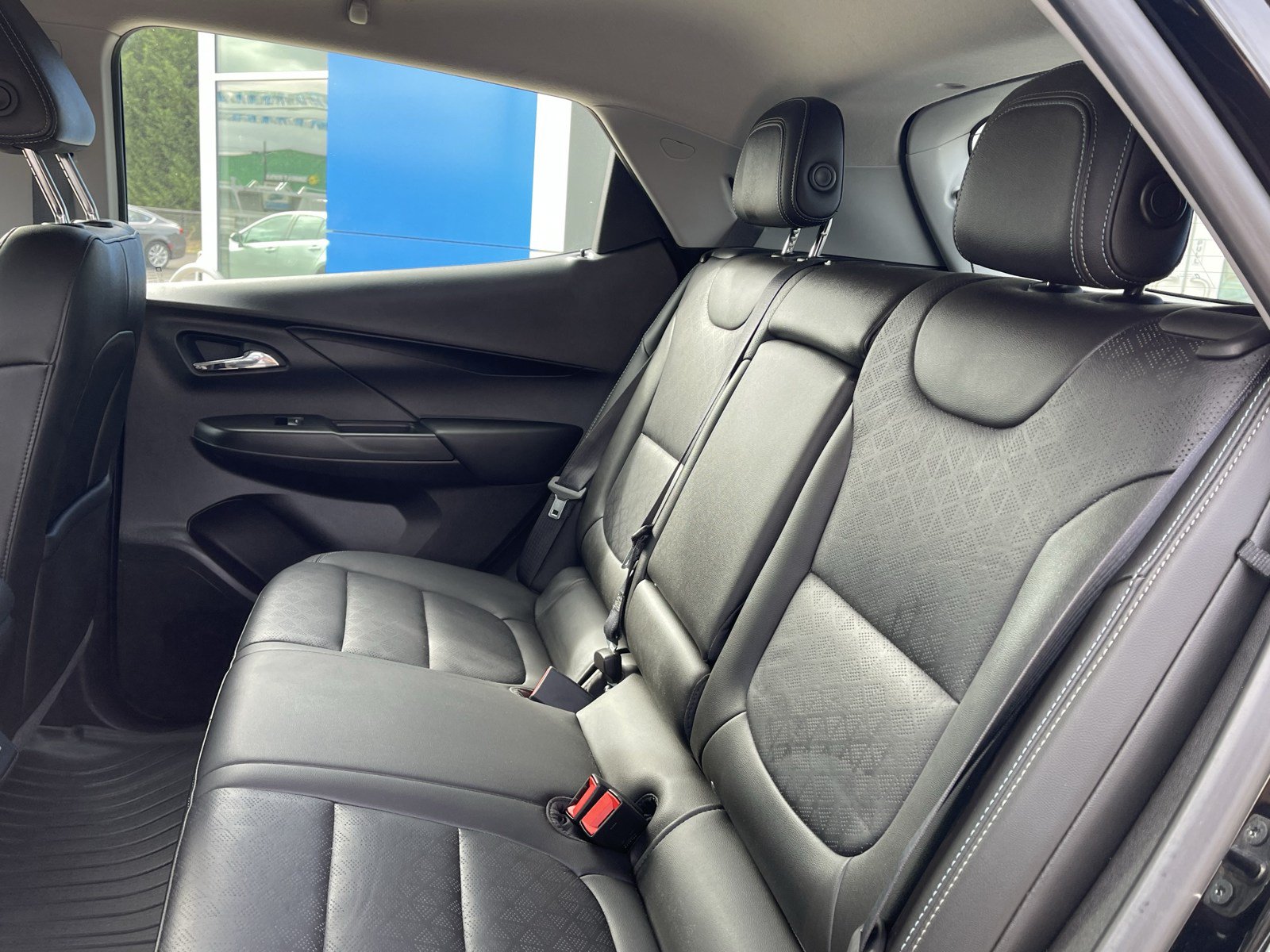 Used 2023 Chevrolet Bolt LT w/ Infotainment Package FWD image 15