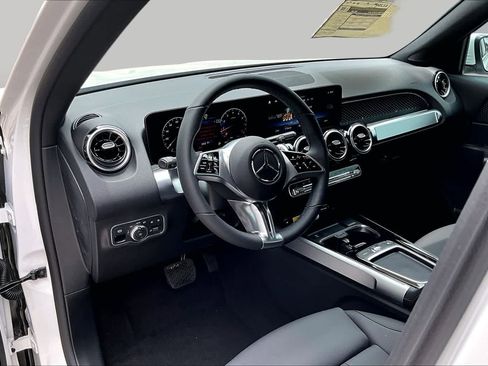 New 2026 Mercedes-Benz GLB 250 image 10