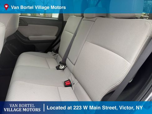 Used 2015 Subaru Forester 2.5i Premium w/ All-Weather Package AWD/4WD image 21