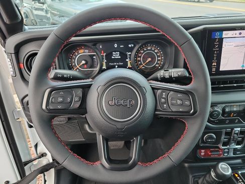 New 2024 Jeep Wrangler Unlimited Rubicon w/ XTREMEE 35" Tire Package image 9