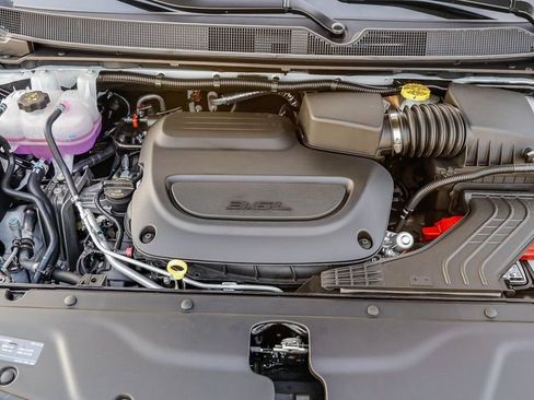 New 2026 Chrysler Pacifica Select w/ S Appearance Package image 28