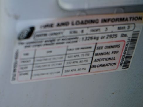 Used 2015 Ford F250 XL w/ Camper Package image 46