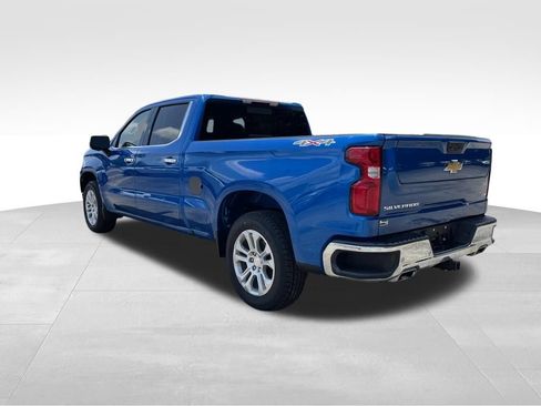 Used 2022 Chevrolet Silverado 1500 LTZ w/ LTZ Convenience Package II AWD/4WD image 3