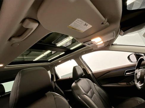 Used 2023 Nissan Rogue Platinum w/ Platinum Premium Package image 17