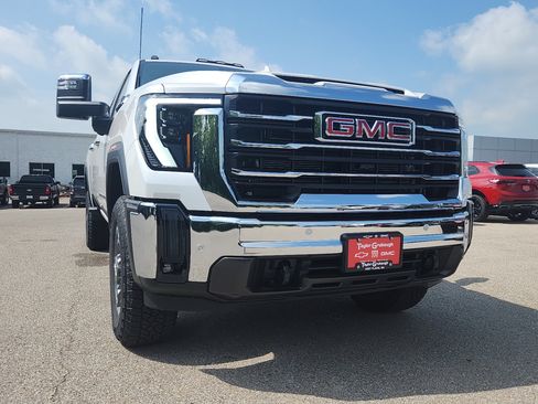 New 2025 GMC Sierra 2500 SLT w/ SLT Convenience Package image 13