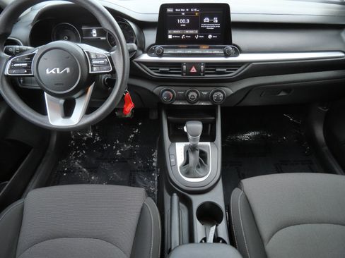 Used 2023 Kia Forte LXS image 10