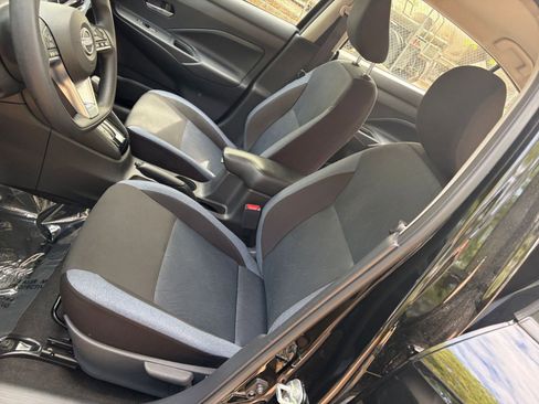 Used 2025 Nissan Versa SV image 32