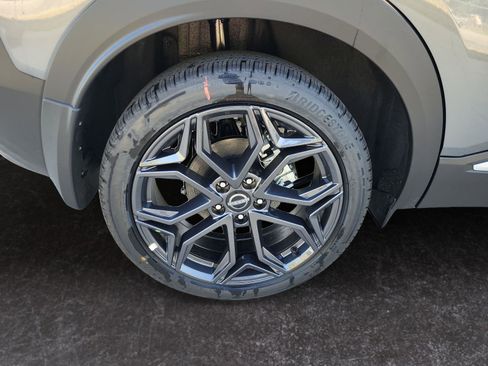 New 2026 Nissan Kicks SR w/ SR Premium Package AWD/4WD image 15