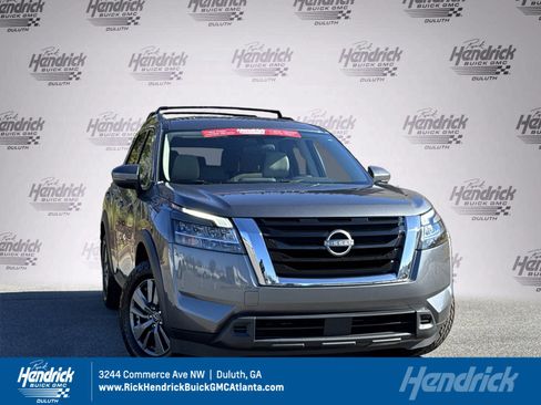 Used 2022 Nissan Pathfinder SV image 1