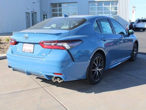 Used 2024 Toyota Camry SE image 5