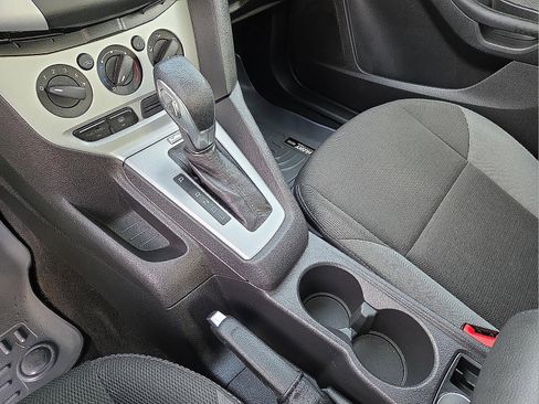 Used 2014 Ford Focus SE image 25