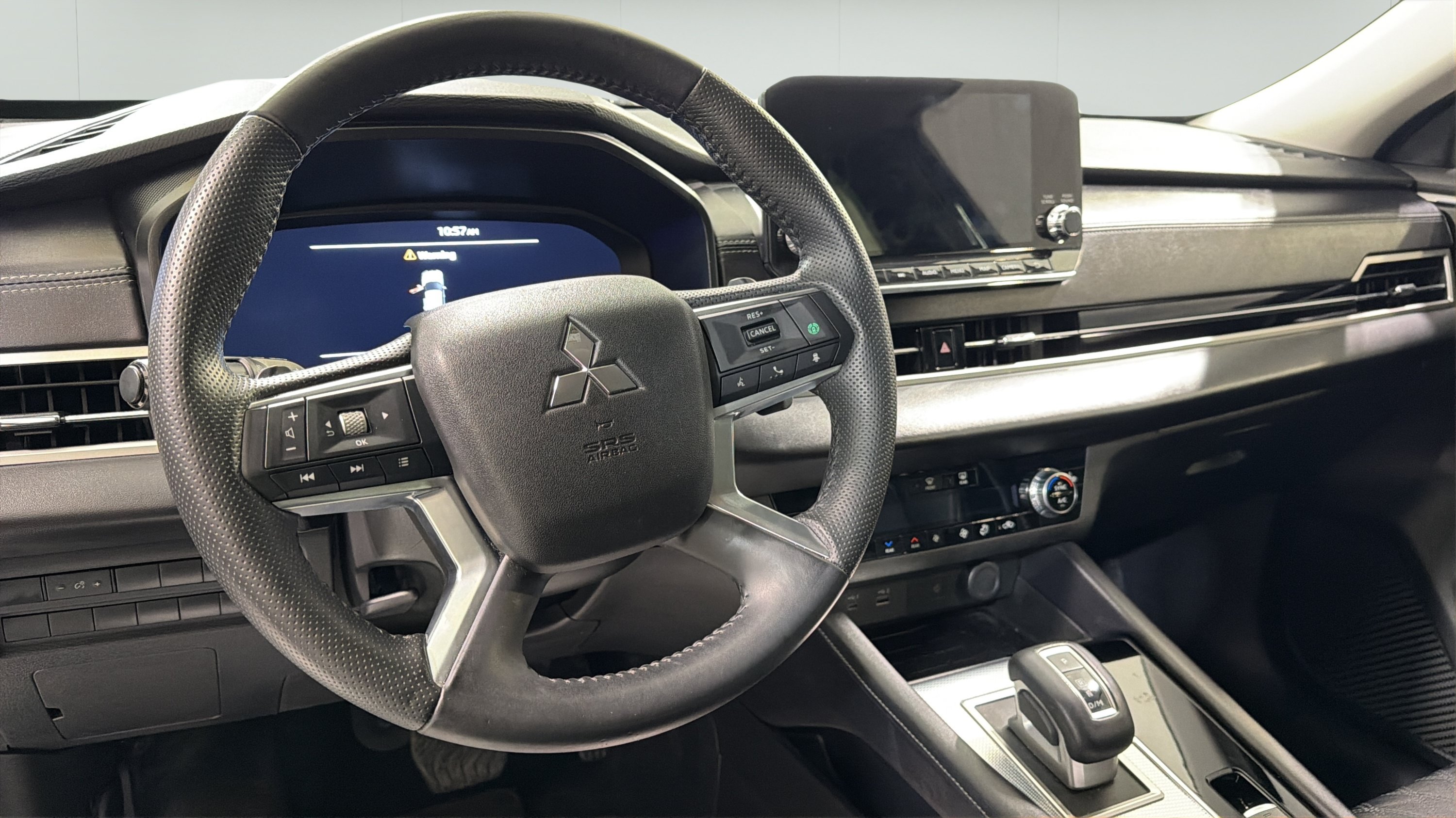 Used 2024 Mitsubishi Outlander SEL FWD image 11