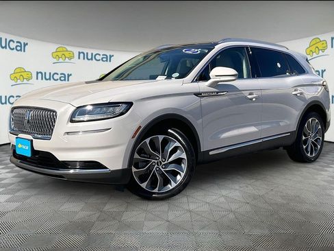 Used 2022 Lincoln Nautilus Reserve AWD/4WD image 3