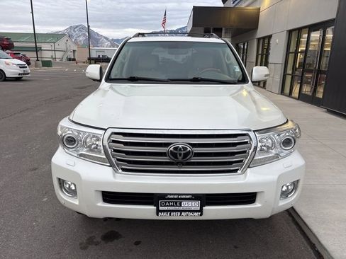 Used 2015 Toyota Land Cruiser image 2
