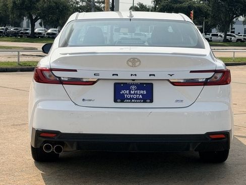 Used 2025 Toyota Camry SE FWD image 8