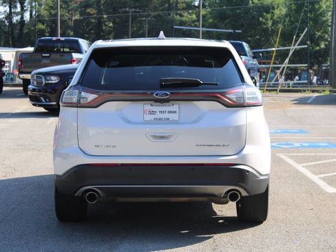 Used 2018 Ford Edge Titanium w/ Equipment Group 301A FWD image 7