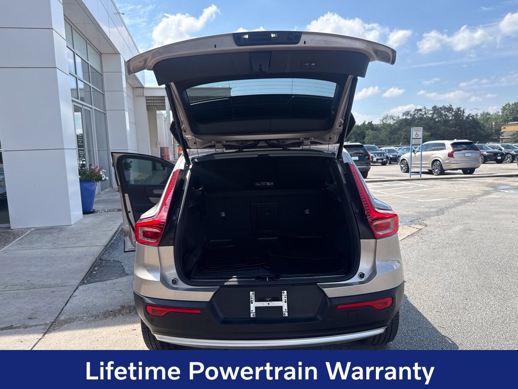 Certified 2024 Volvo XC40 B5 Plus w/ Protection Package Premier AWD/4WD image 28