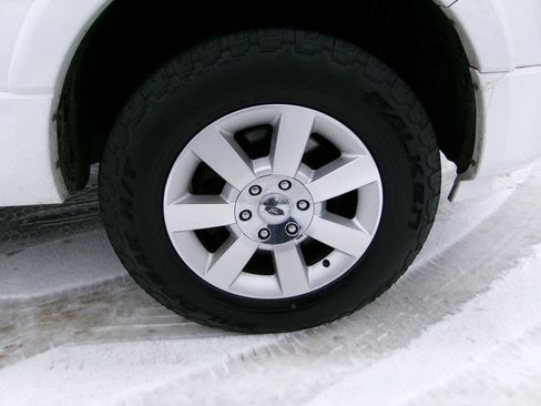 Used 2010 Ford Expedition XLT image 11