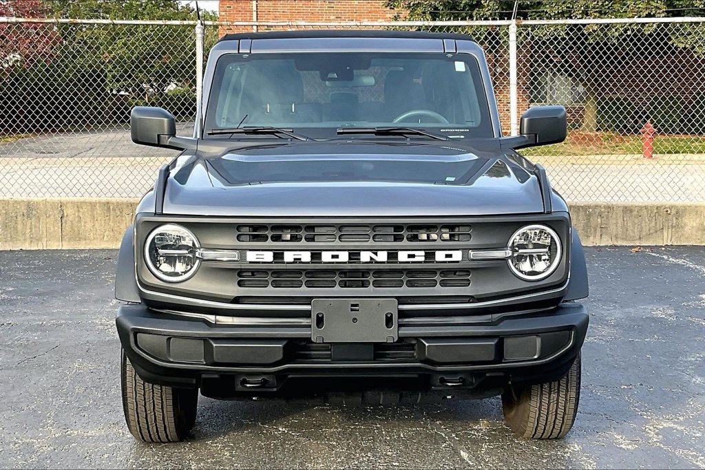 Used 2025 Ford Bronco 4-Door AWD/4WD image 2