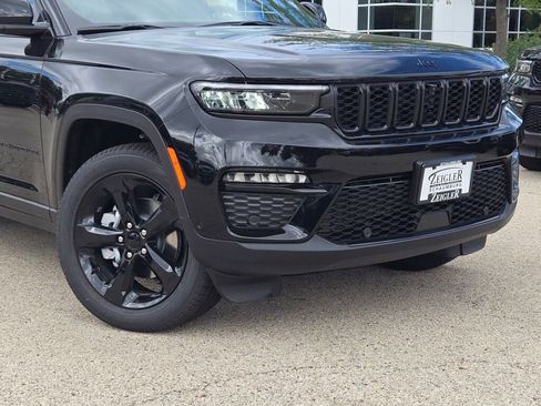 New 2025 Jeep Grand Cherokee Limited w/ Luxury Tech Group II image 2