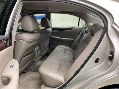 Used 2003 Lexus ES 330 FWD image 11