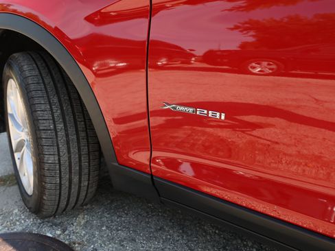 Used 2017 BMW X3 xDrive28i image 12