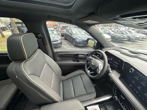 New 2026 Chevrolet Suburban Premier w/ Sun And Tow Package AWD/4WD image 26