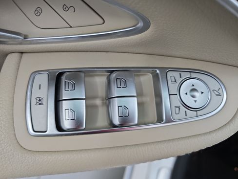 Used 2018 Mercedes-Benz C 300 4MATIC Sedan image 26