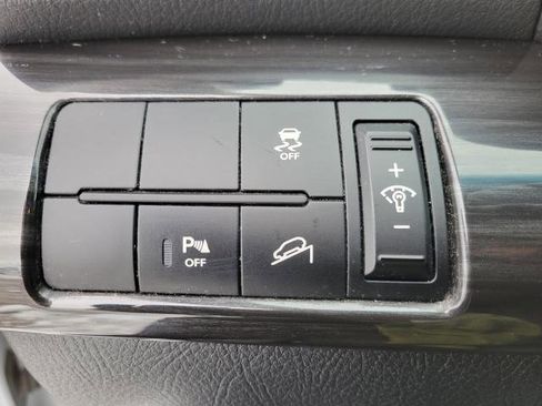 Used 2013 Kia Sorento LX w/ Value Pkg image 18